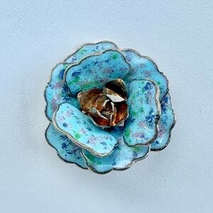 vintage gold tone enamel flower brooch